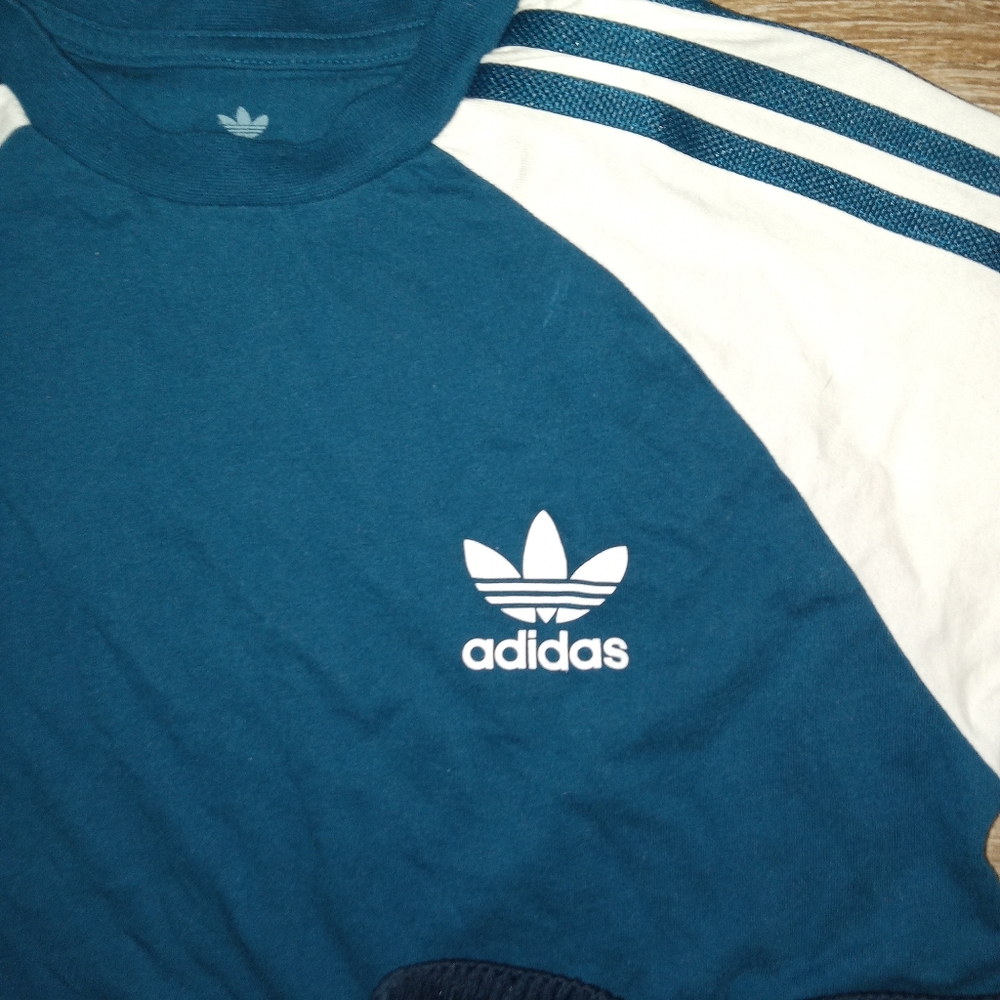 3 strip Adidas athletic cotton t shirt and shorts boy medium 10/12